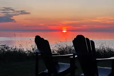 Image de The Nest at The Beach House on Lake Huron Guest suite, family getaway