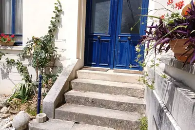 Image de Grande maison style 1900 avec jardin près de Paris idéal pour les familles