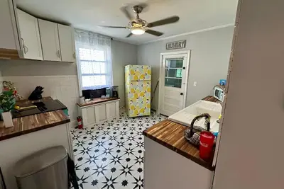 Image de Blue Ridge Bliss-Historic Roanoke 2br Apt Near Carilion & Downtown-Pet Friendly