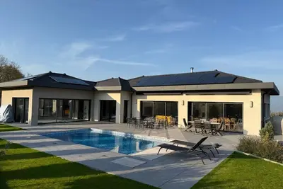 Image de Villa \"Panorama\" avec piscine et spa intérieur