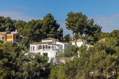 Image de Beautiful villa with 4 bedrooms, 3 bathrooms and huge pool - since May 25