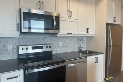 Image de Upscale Modern 1 Bedroom on Oakville Mississauga Borders