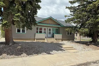 Image de Charming 1-bedroom Duplex with Ac, WiFi, Gym access etc. . .