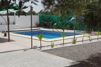 Image de Oasis Pool in the Desert | Bbq and Garden