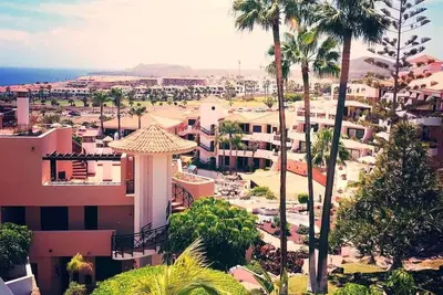 Image de Ocean view resident, sleeps for 3, tropical garden, heated pools.