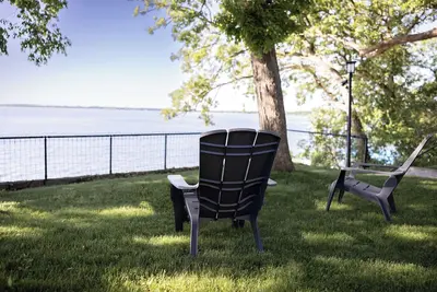 Image de Relax by the Waterfront at The Alvig House on\nGreen Lake