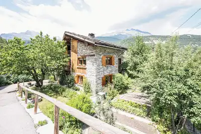 Image de Appartement \"Montagnard Savoyard\" avec vue sur les montagnes, terrasse privée et Wi-Fi