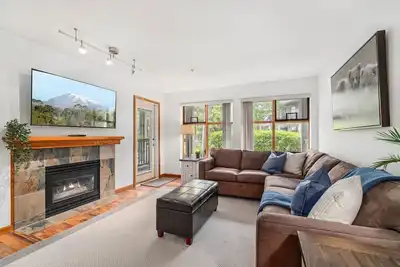 Image de 1br | Northstar | Village Location | Hot Tub | Gas Fireplace | Secure Parking | Ski Storage