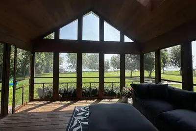 Image de New listing. Charming 3-bedroom lake house in Van Dyne. 10 miles from Eaa.