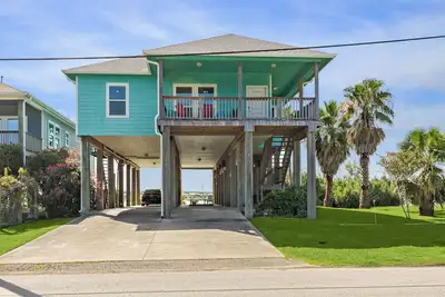 Image de Charming bayside retreat waterfront 2-bedroom 2 full bath house with WiFi, Ac