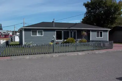 Image de Cozy home on Clifford Street Old Hazelton