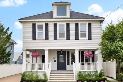 Image de Luxury 5br - 1 Block from Beach