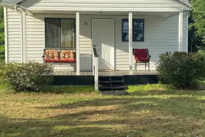 Image de Relax & Recharge at This Charming Country Home