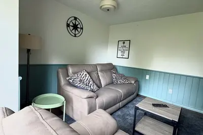Image de Spacious 2-bedroom apartment in downtown Tofino