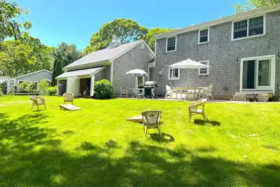 Image de Classic Cape Home in Sippewissett - Dog Friendly and Walk to Woodneck Beach