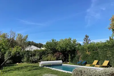 Image de Louez notre jolie maison avec piscine à Fontvieille