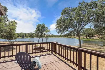 Image de Lakefront Haven+GameRoom+Canoe with Stunning Views