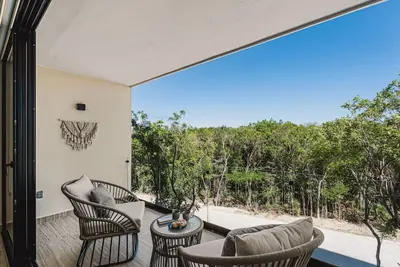 Image de Stellar 2br w Beach Club | Work Desk | Gym & Yoga Access