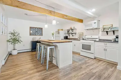 Image de \"Big Sky\" Retreat Atop Sunapee with Overflow Unit