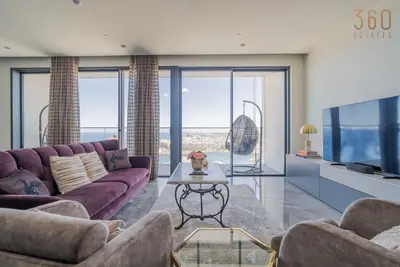 Image de The one and only level 26 3br Mercury luxury home!