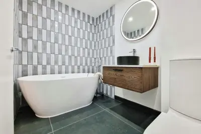 New Property Every Comfort, Lux Renovation, Perfect Location, Live Like a Local