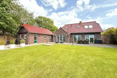 Image de Country villa with sauna, fireplace, distant views, spacious garden in Neufunnixsiel