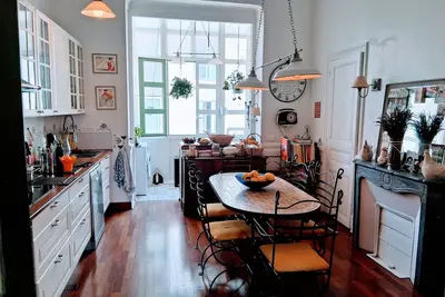 Image de Chambre triple chez l'habitant, 10 mins de la plage, bel immeubleNice centre