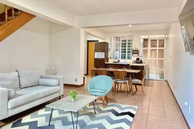 Image de Family Size | Plazas & 10′ Centro | Pet-Friendly