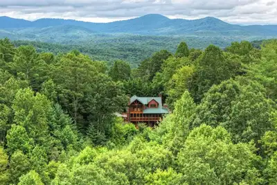 Image de Brother Cubs Cabin - Ellijay Mountain Views with Hot Tub, Game Room, and WiFi
