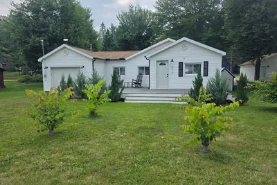 Image de Snowmobile. Ice Fish. Cross Country Ski, Pet Friendly Garage. Bon Fire Pit.