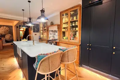 Image de Home in Appledore with own parking and Hot Tub
