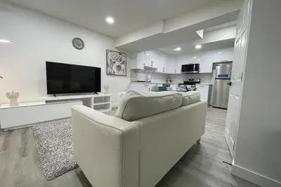 Image de Comfy 2br Basement Getaway