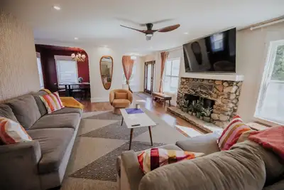 Image de Charming 3-bedroom house in Julian with pond