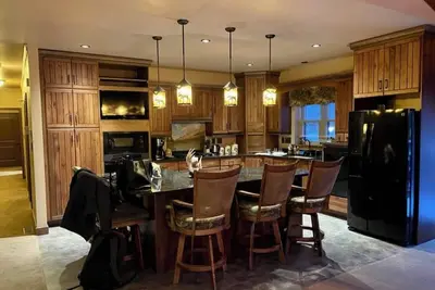 Image de Spacious 4-bedroom cozy condo 5 miles from Big Boulder/Jack Frost mountains