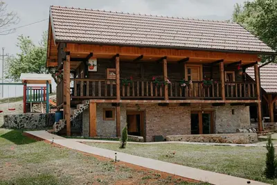 Three Bedroom Holiday Home with Sauna and Hot-Tub