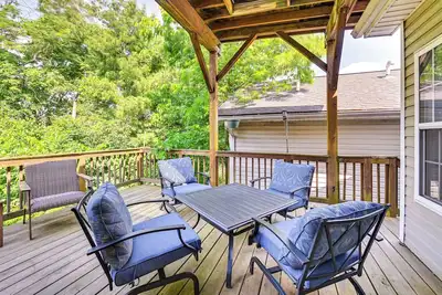 Image de 10 Mi to Keeneland: Family Home w/ Deck & Yard
