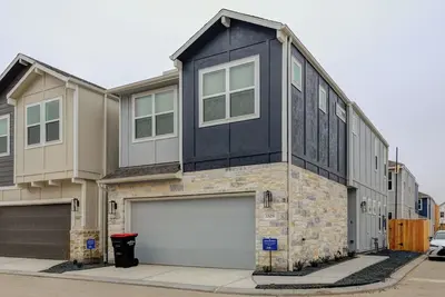 Image de Beach Oak Drive Property - Energy Corridor