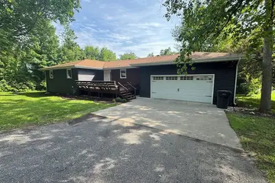 Image de Dockside Retreat on the Canal on Lake Bemidji- 4br, 3ba-Hot Tub-Fireplace!