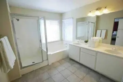 Image de Large Groups, Family/Business, Fast Wifi, King Bed!