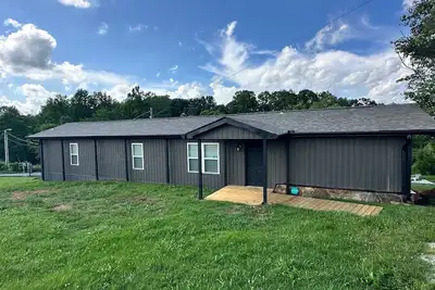 Image de Modern Comfort w/Waterfall Views