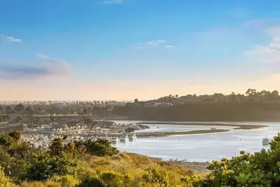 Image de Exquisite Panoramic View Estate