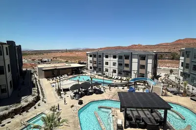 Image de “New” Family & Kid friendly oasis, heated pool; hot tubs