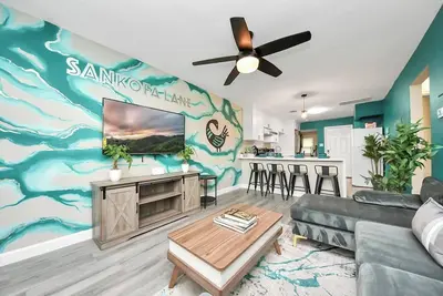 Image de 2 Homes | Sleeps 8 | Gated Parking | 4bd/2ba |Nrg