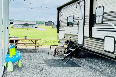 Image de Lakeside Glamping Retreat ~ on Green River Lake
