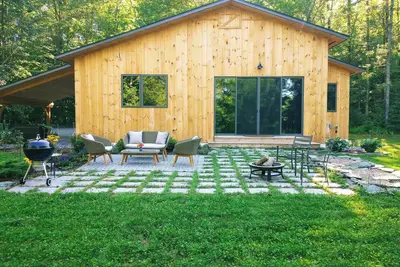 Image de Little house in the woods of Jericho - Ac, W/D, Wifi, Patio