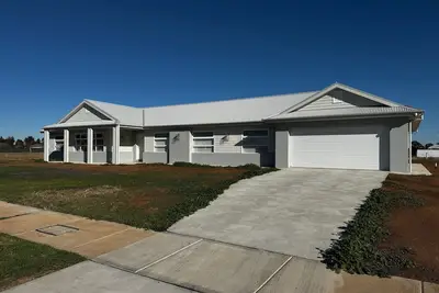 Image de Large 6 Bedroom Home - Sleeps 12 - 3 Minute Drive To Lake Mulwala