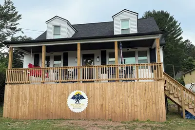 Image de Big Country Escape - Spacious & Cozy Family Retreat Near Hatfield & McCoy Trails