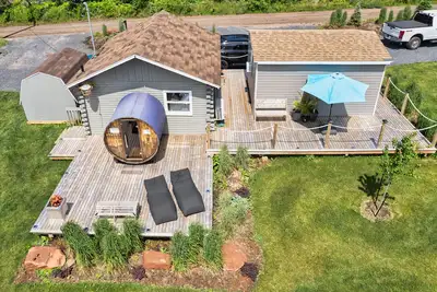 Image de Reunion Cottages, 5 minutes walking to beach entrance & Stanhope Golf Course.