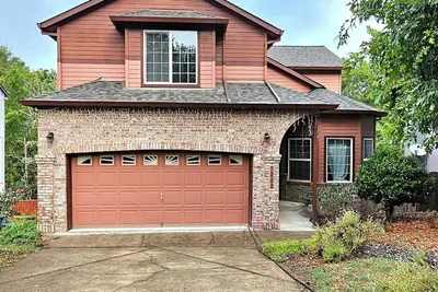 Image de Big House w/ Lush Backyard Oasis