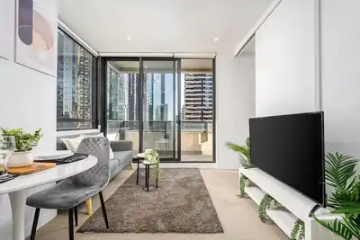 Image de Snug City views w/ Free Parking Gym & Pool